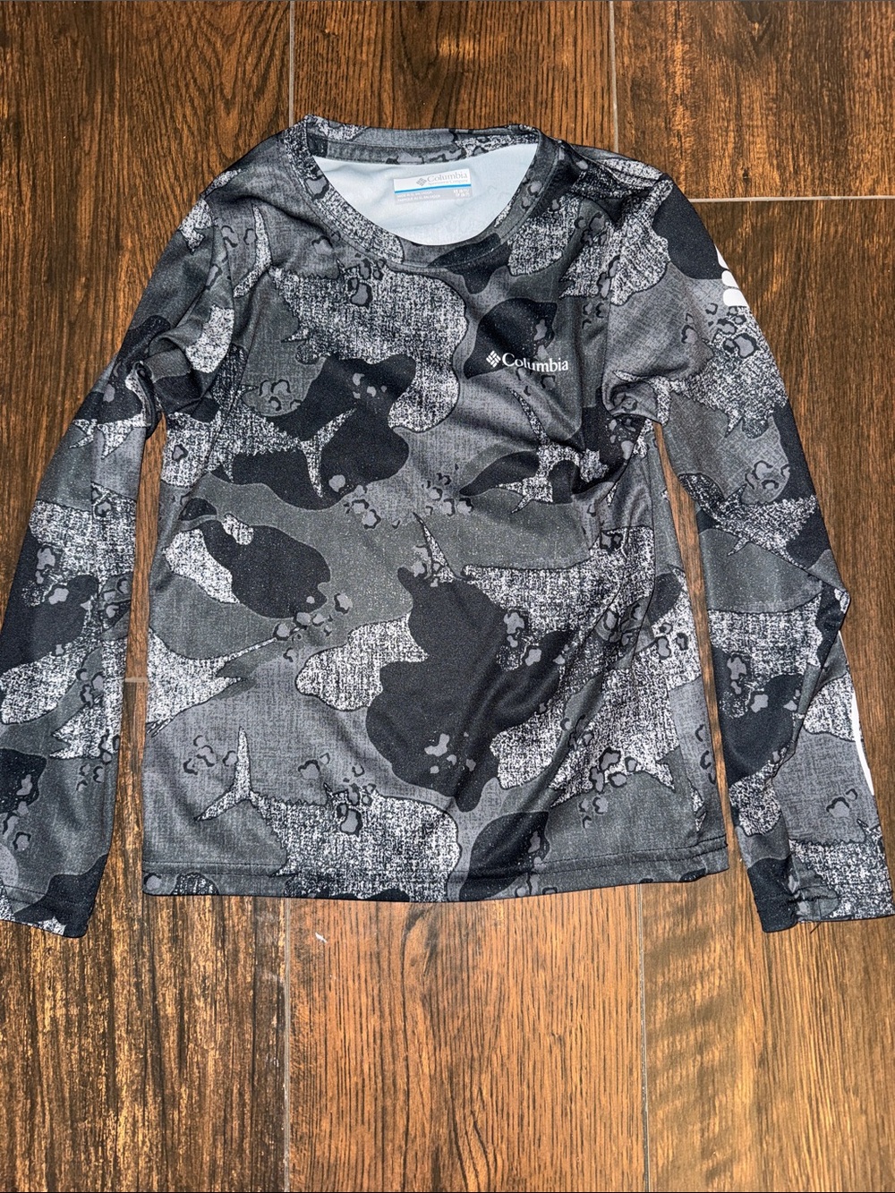 Columbia Black & Gray Camo Performance Long Sleeve